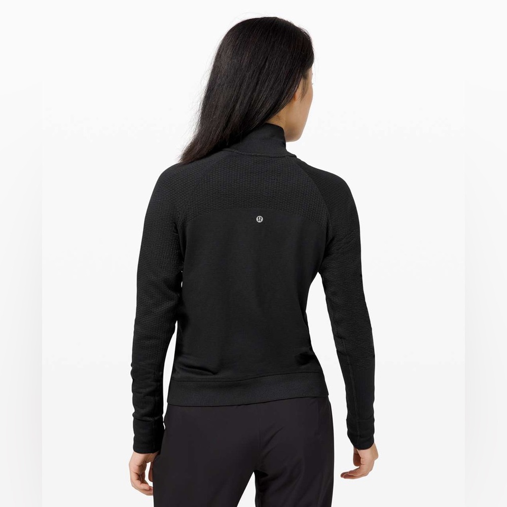 Lululemon Engineered Warmth Half-Zip in black sz 6